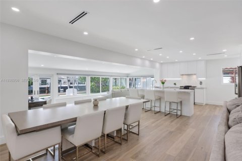 Casa en venta en Pompano Beach, Florida, 3 dormitorios, 166.3 m2 № 1989063 - foto 7