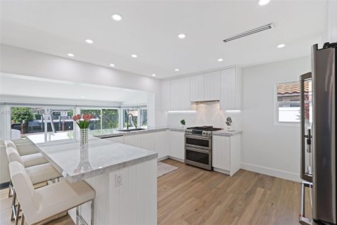 Casa en venta en Pompano Beach, Florida, 3 dormitorios, 166.3 m2 № 1989063 - foto 9