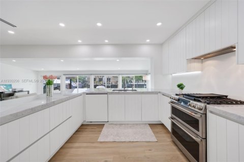 Casa en venta en Pompano Beach, Florida, 3 dormitorios, 166.3 m2 № 1989063 - foto 11