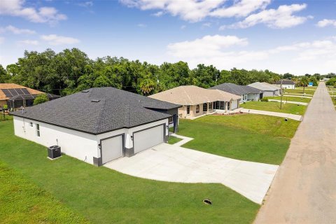 Casa en venta en North Port, Florida, 4 dormitorios, 195.09 m2 № 2313091 - foto 2