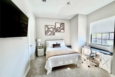 Touwnhouse à louer à Naples, Floride: 3 chambres, 222.32 m2 № 2153653 - photo 6
