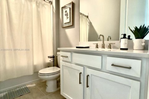 Touwnhouse à louer à Naples, Floride: 3 chambres, 222.32 m2 № 2153653 - photo 5