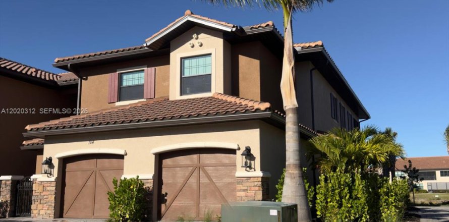 Touwnhouse à Naples, Floride 3 chambres, 222.32 m2 № 2153653