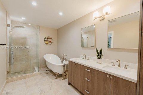 Купить виллу или дом в Майами, Флорида 4 спальни, 238.39м2, № 2357782 - фото 12