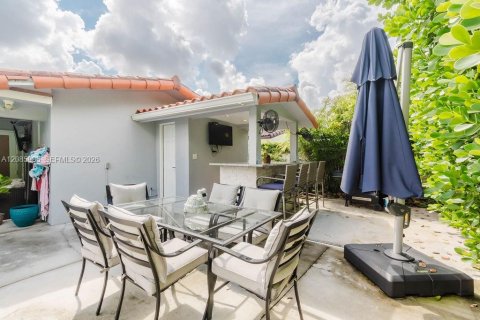 Купить виллу или дом в Майами, Флорида 4 спальни, 238.39м2, № 2357782 - фото 18