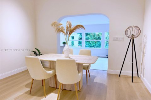 Купить виллу или дом в Майами, Флорида 3 спальни, 175.59м2, № 2027789 - фото 4