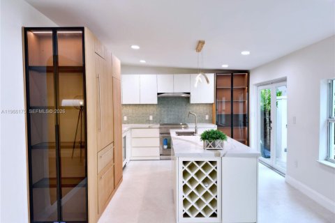 Купить виллу или дом в Майами, Флорида 3 спальни, 175.59м2, № 2027789 - фото 8