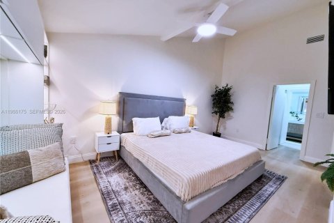 Купить виллу или дом в Майами, Флорида 3 спальни, 175.59м2, № 2027789 - фото 13