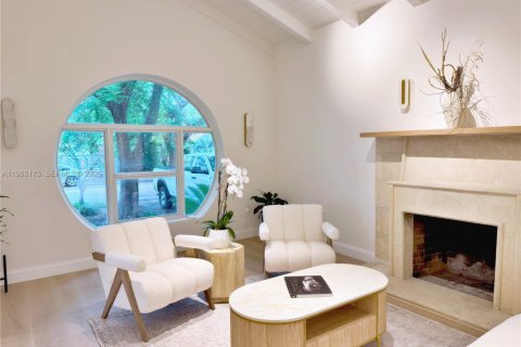 Купить виллу или дом в Майами, Флорида 3 спальни, 175.59м2, № 2027789 - фото 3