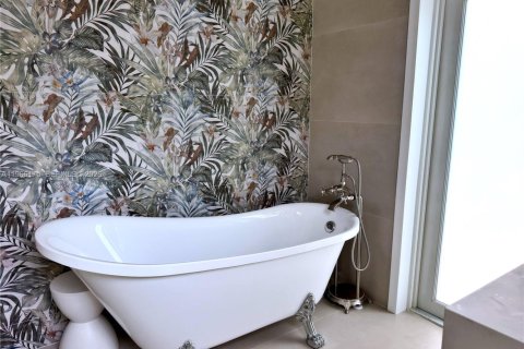 Купить виллу или дом в Майами, Флорида 3 спальни, 175.59м2, № 2027789 - фото 26