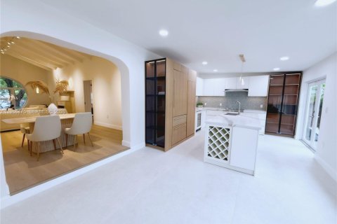 Купить виллу или дом в Майами, Флорида 3 спальни, 175.59м2, № 2027789 - фото 7