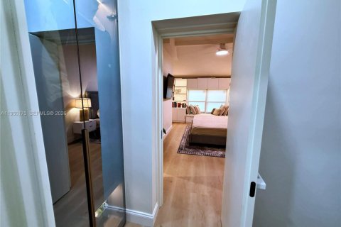 Купить виллу или дом в Майами, Флорида 3 спальни, 175.59м2, № 2027789 - фото 16