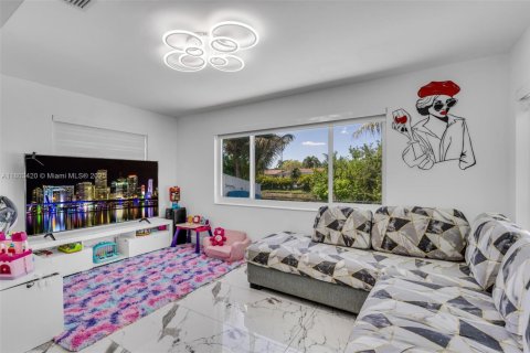 House in Sunrise, Florida 3 bedrooms, 126.72 sq.m. № 1755656 - photo 7