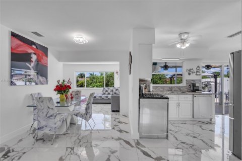 House in Sunrise, Florida 3 bedrooms, 126.72 sq.m. № 1755656 - photo 5