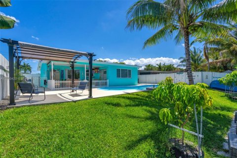 House in Sunrise, Florida 3 bedrooms, 126.72 sq.m. № 1755656 - photo 25