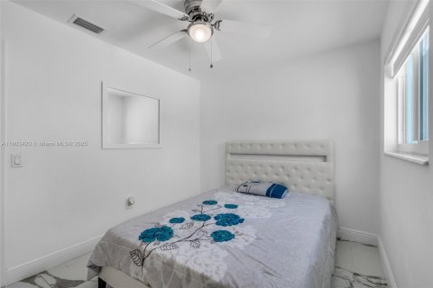 House in Sunrise, Florida 3 bedrooms, 126.72 sq.m. № 1755656 - photo 18