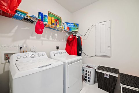Купить виллу или дом в Мирамар, Флорида 5 спален, 337.51м2, № 2075444 - фото 17