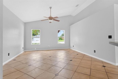 House in Eustis, Florida 3 bedrooms, 194.82 sq.m. № 1769947 - photo 10