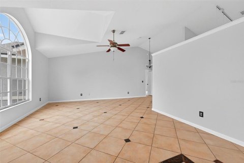 House in Eustis, Florida 3 bedrooms, 194.82 sq.m. № 1769947 - photo 7