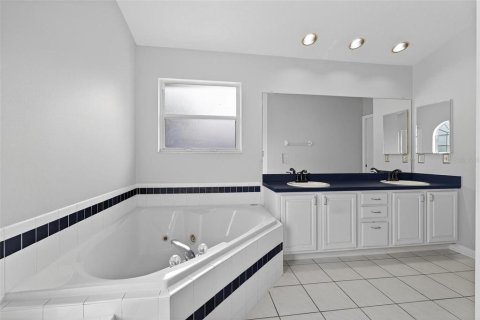 House in Eustis, Florida 3 bedrooms, 194.82 sq.m. № 1769947 - photo 5