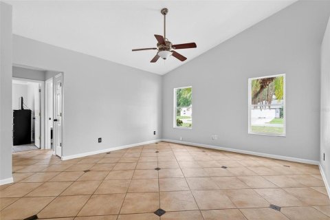 House in Eustis, Florida 3 bedrooms, 194.82 sq.m. № 1769947 - photo 9