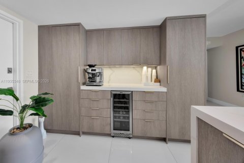 Купить кондоминиум в Ки-Бискейн, Флорида 2 спальни, 117.06м2, № 2054879 - фото 12