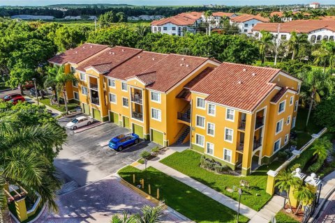 Condominio en Miramar, Florida, 1 dormitorio  № 2034479