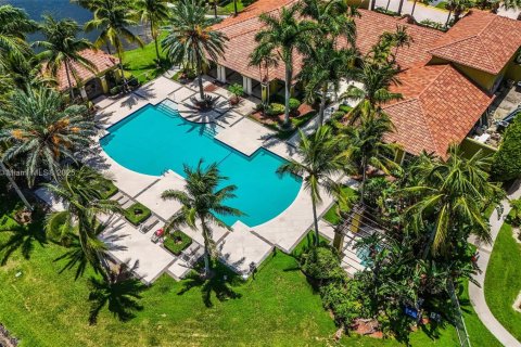 Condominio en venta en Miramar, Florida, 1 dormitorio, 67.82 m2 № 2034479 - foto 6