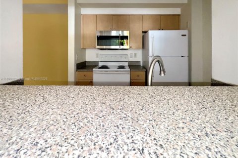 Condominio en venta en Miramar, Florida, 1 dormitorio, 67.82 m2 № 2034479 - foto 21