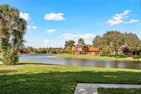 Townhouse in Davie, Florida 3 bedrooms, 153.66 sq.m. № 1995030 - photo 29