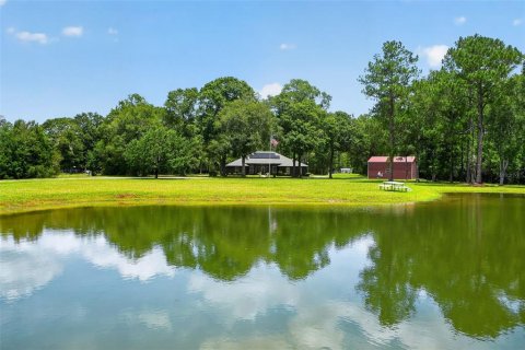 Villa ou maison à Lawtey, Floride 4 chambres, 250.37 m2 № 2220949