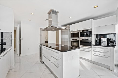 Condo in Sunny Isles Beach, Florida, 3 bedrooms  № 1667730 - photo 7