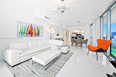 Condo in Sunny Isles Beach, Florida, 3 bedrooms  № 1667730 - photo 13