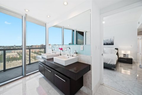 Condo in Sunny Isles Beach, Florida, 3 bedrooms  № 1667730 - photo 30