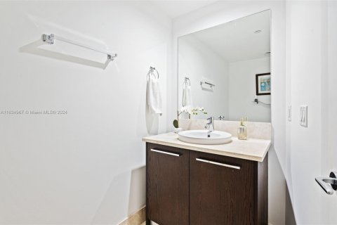 Condo in Sunny Isles Beach, Florida, 3 bedrooms  № 1667730 - photo 20