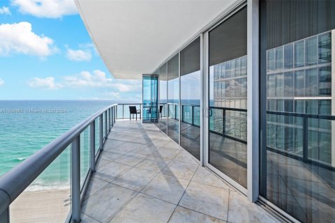 Condo in Sunny Isles Beach, Florida, 3 bedrooms  № 1667730 - photo 19