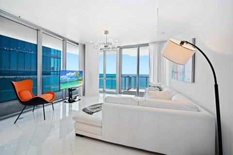 Condo in Sunny Isles Beach, Florida, 3 bedrooms  № 1667730 - photo 15