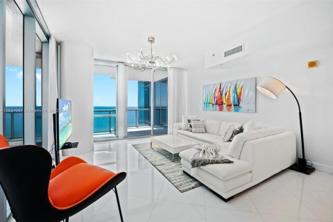 Condo in Sunny Isles Beach, Florida, 3 bedrooms  № 1667730 - photo 14