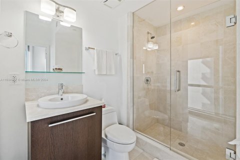 Condo in Sunny Isles Beach, Florida, 3 bedrooms  № 1667730 - photo 23