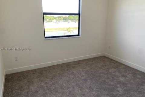 House in Miramar, Florida 4 bedrooms, 251.21 sq.m. № 1997400 - photo 24