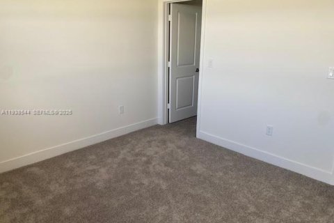 House in Miramar, Florida 4 bedrooms, 251.21 sq.m. № 1997400 - photo 25