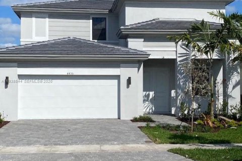 House in Miramar, Florida 4 bedrooms, 251.21 sq.m. № 1997400