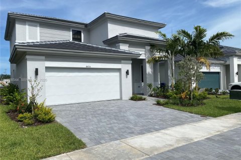 House in Miramar, Florida 4 bedrooms, 251.21 sq.m. № 1997400 - photo 2