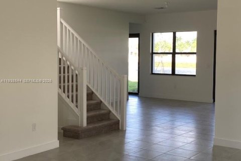 House in Miramar, Florida 4 bedrooms, 251.21 sq.m. № 1997400 - photo 13