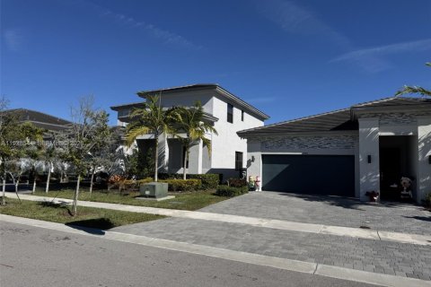 House in Miramar, Florida 4 bedrooms, 251.21 sq.m. № 1997400 - photo 3