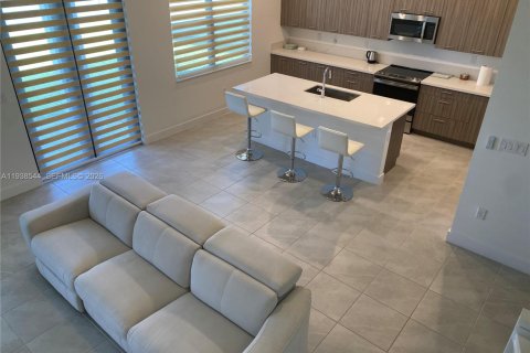 House in Miramar, Florida 4 bedrooms, 251.21 sq.m. № 1997400 - photo 10