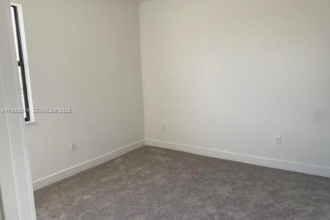 House in Miramar, Florida 4 bedrooms, 251.21 sq.m. № 1997400 - photo 21