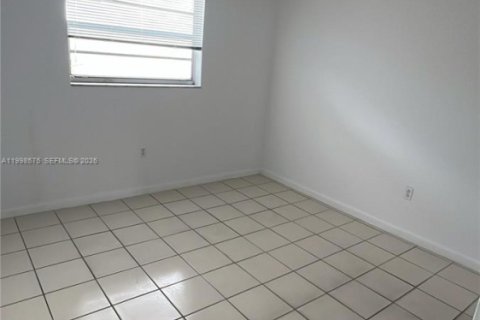 Apartment in Hialeah, Florida 2 bedrooms, 92.9 sq.m. № 2060438 - photo 10