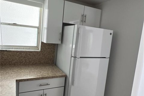 Apartment in Hialeah, Florida 2 bedrooms, 92.9 sq.m. № 2060438 - photo 5