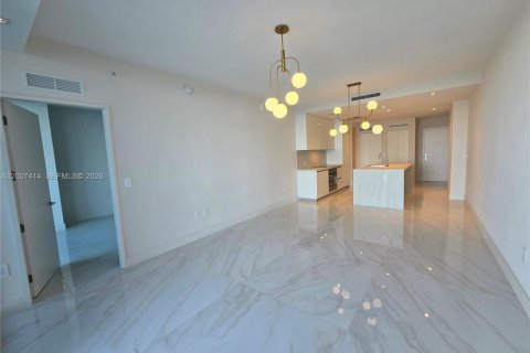 Condominio en alquiler en Miami, Florida, 1 dormitorio, 95.5 m2 № 2071951 - foto 17